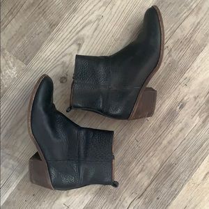 Madewell Pebbled Leather Booties
